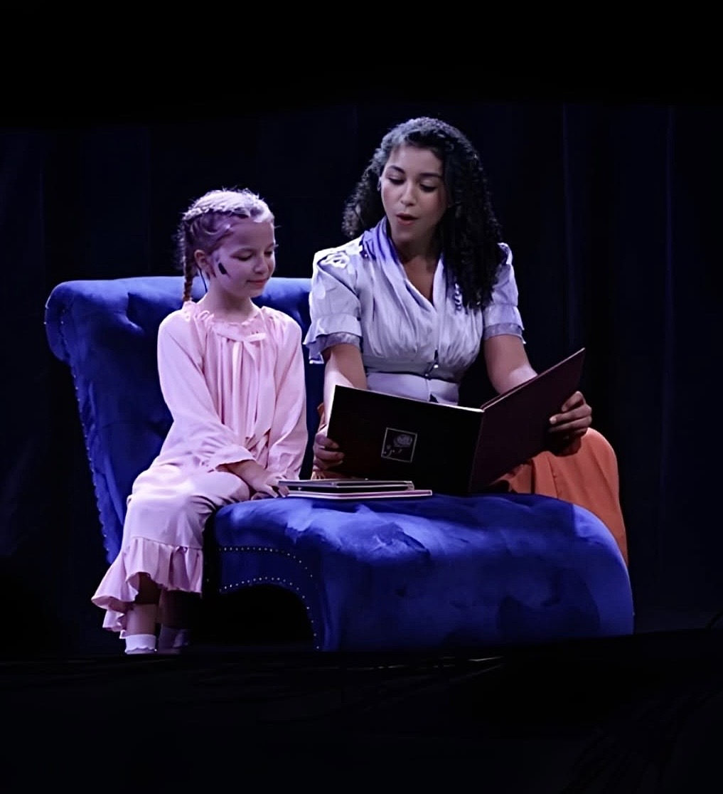 Ariana Barbosa performing in Murder on the Orient Express